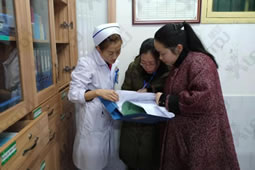 華謀咨詢?yōu)槟翅t(yī)院導(dǎo)入“三天一層樓”，顧問師現(xiàn)場手把手輔導(dǎo)